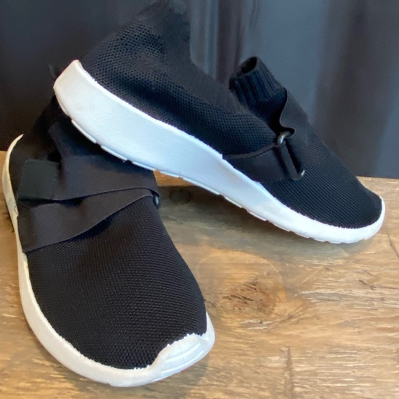 Comfy Fabric Slip onSneaker π - Picture 6 of 10